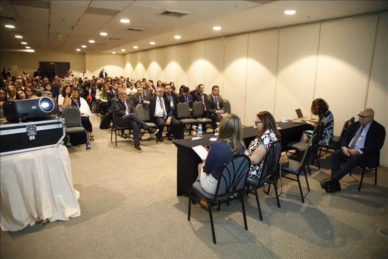 O conselheiro Maurício Faria, coordenador do Observatório de Políticas Públicas do TCMSP, participou da  mesa e das apresentações