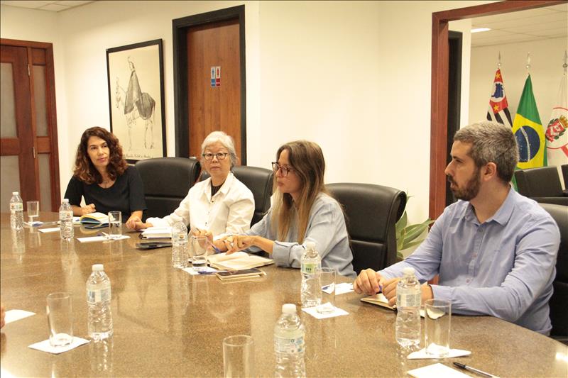 Coordenadora do OPP, Egle Monteiro, coordenadora adjunta, Harmi Takiya, coordenadora do GT Educação, Marian Bellamy, e coordenador do GT Saúde, Danilo Fuster